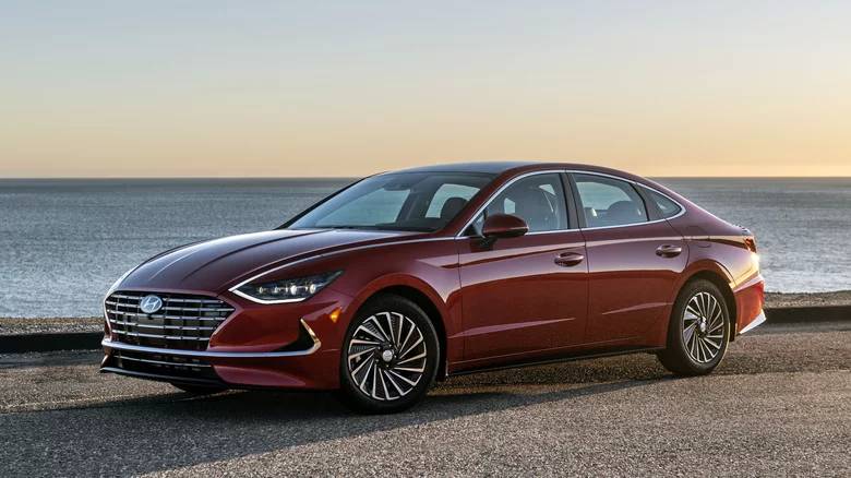 2022'de Satın Alabileceğiniz En Yakıt Verimli 15 Araba 10