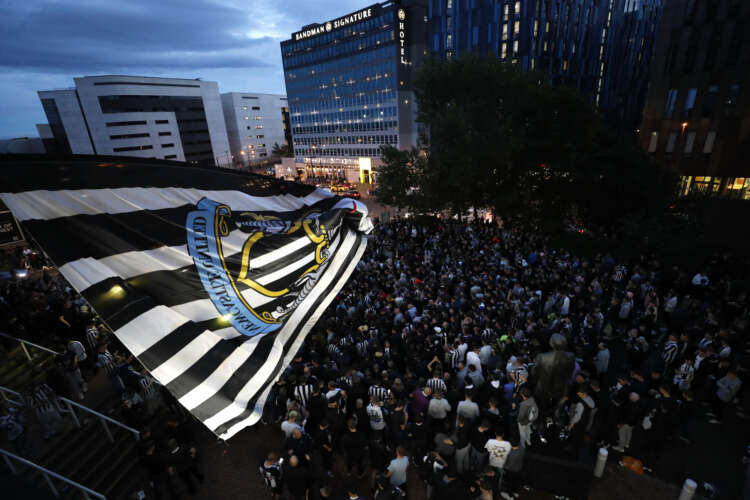Futbol-Suudi Arabistan liderliğindeki konsorsiyum Newcastle United devralımını tamamladı