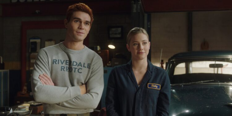 Riverdale 6. sezon: Betty ve Archie'nin bebeği mi var?