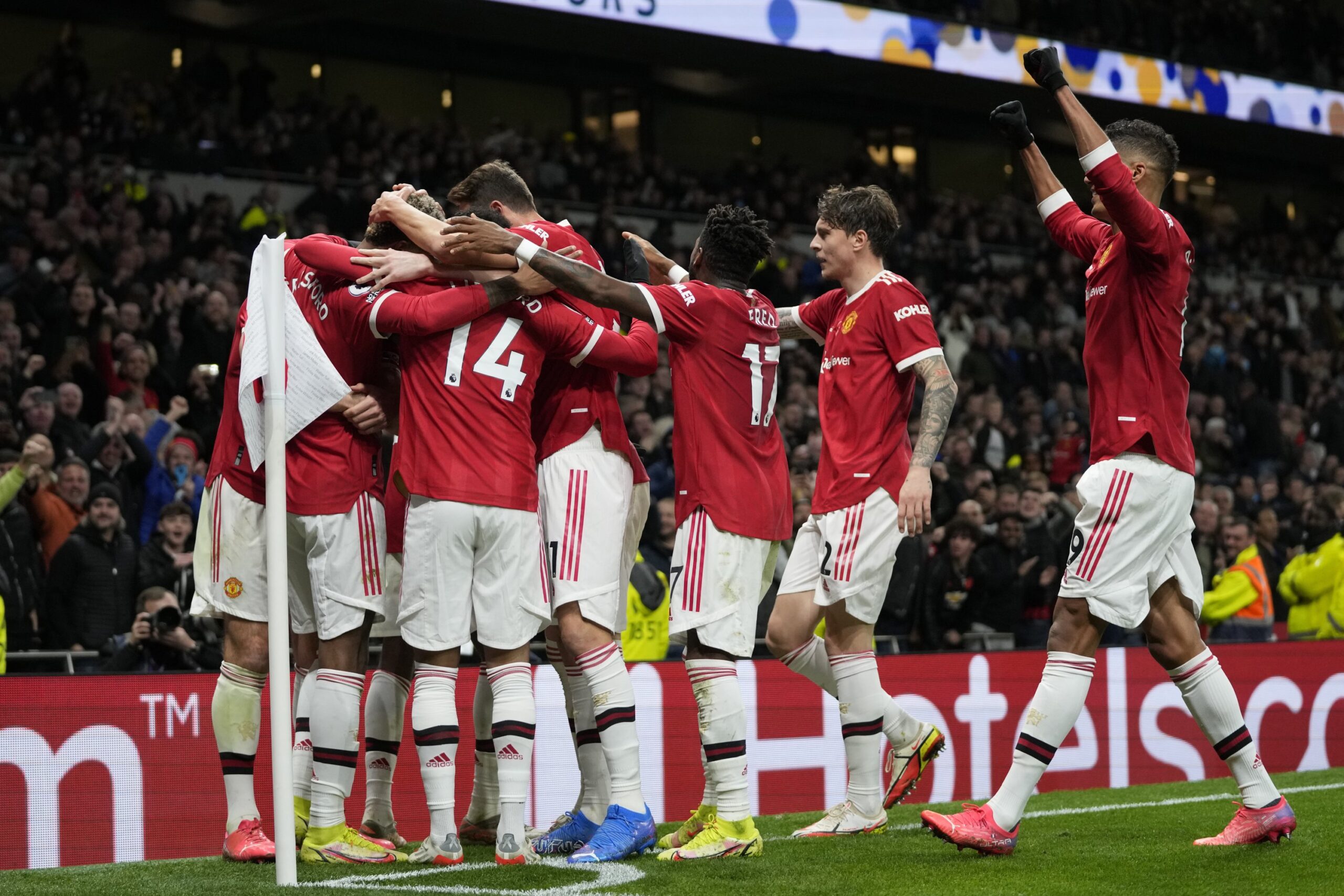 Ronaldo'lu Manchester Utd, Tottenham'ı 3-0 mağlup ederek rahat bir nefes aldı!