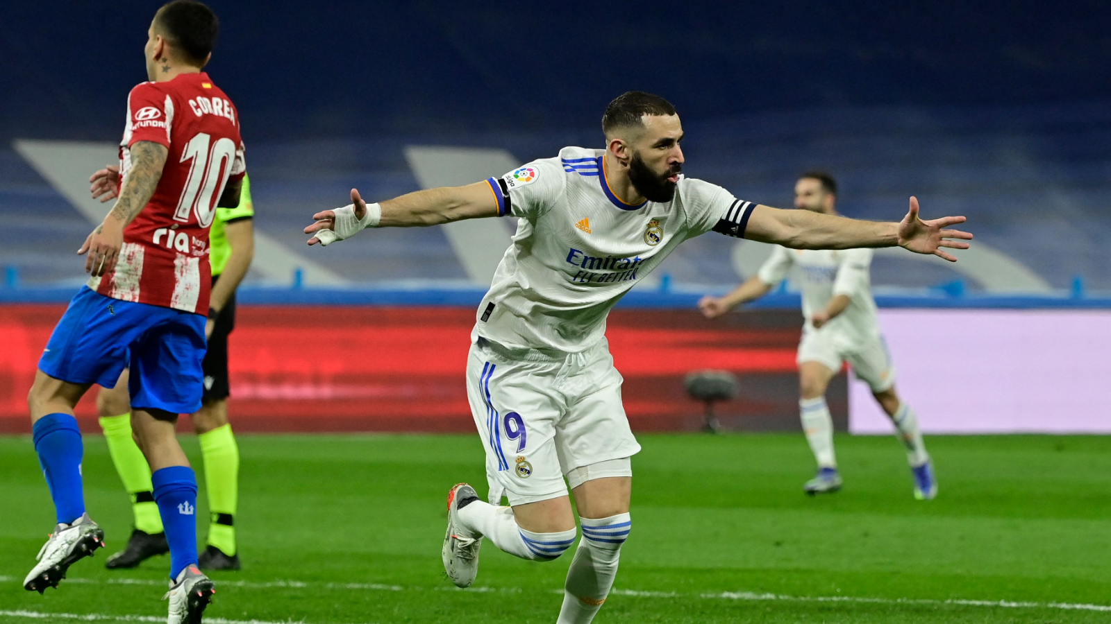 Real-Atletico (2-0): Benzema ve Merengue derbiyi kazandı