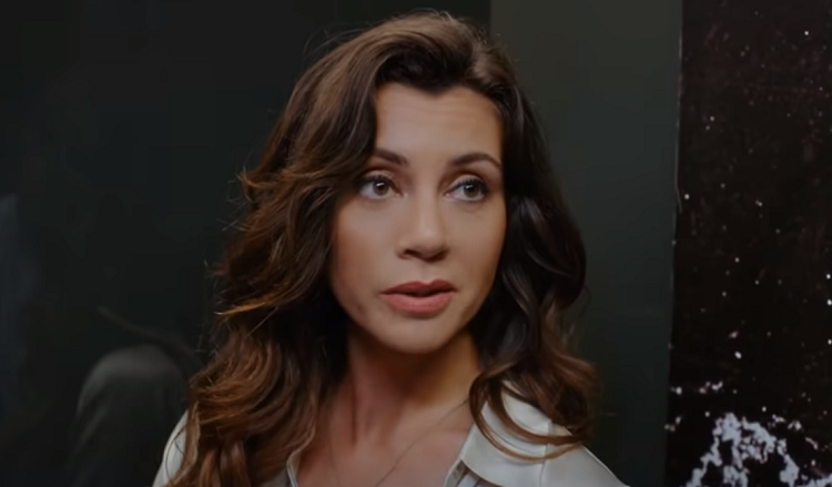 Evlilik Hakkında Şey dizisi Azra kimdir? Gökçe Bahadır kim, kaç yaşında, evli mi? hangi dizi ve filmlerde oynadı?