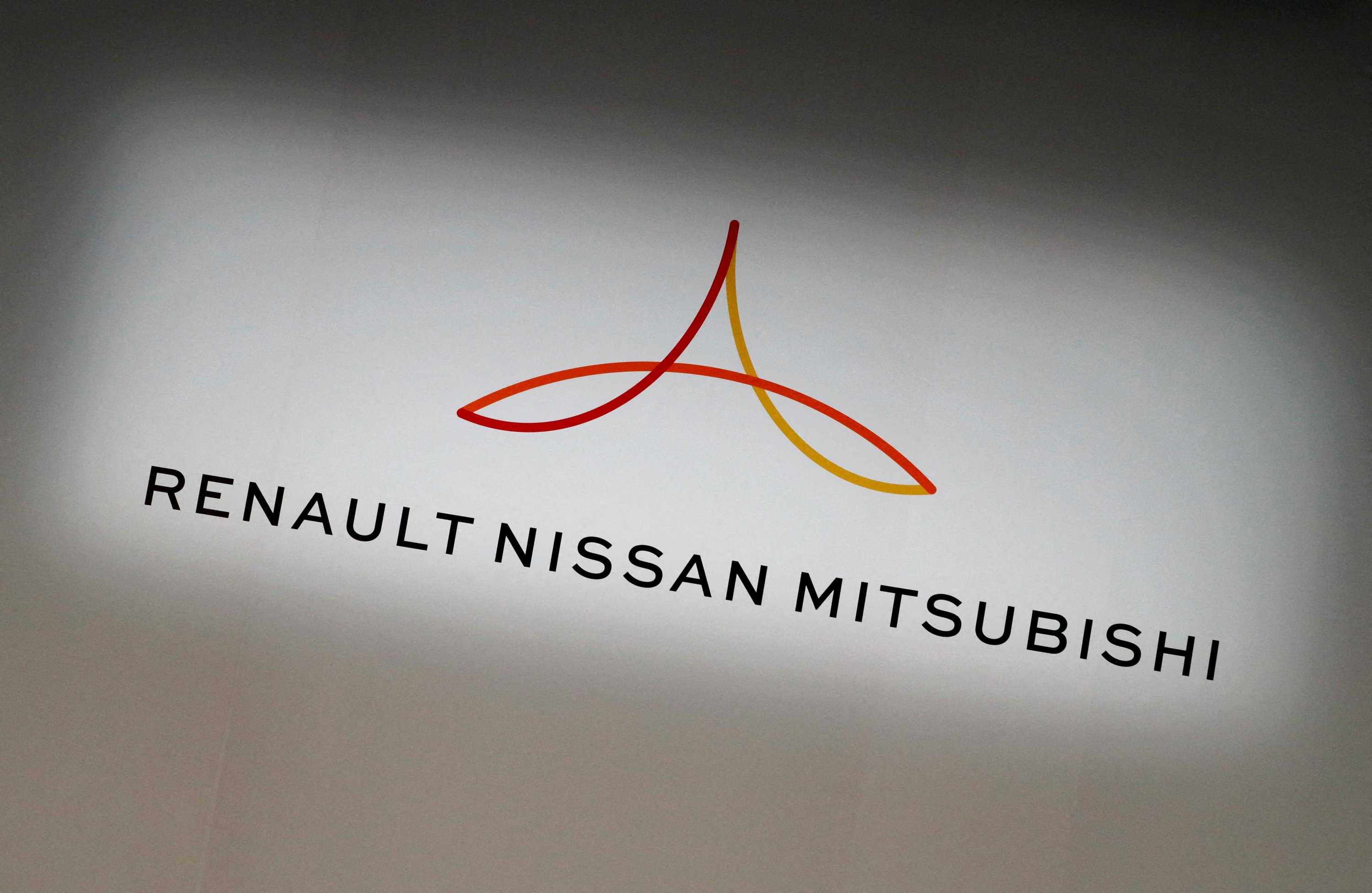 Renault, Nissan ve Mitsubishi elektrikli araçlara 26 milyar dolar yatırım yapacak