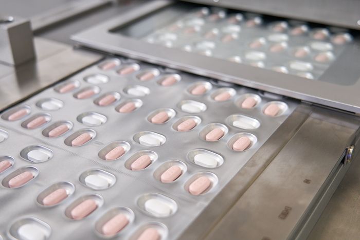 Pfizer, COVID aşıları ve tedavileri sayesinde bu yıl 100 milyar dolarlık rekor gelir bekliyor