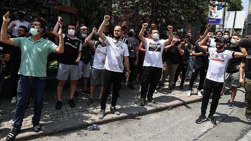 Sergen Yalçın Beşiktaş’tan ayrılıyor mu? Sergen Yalçın neden ayrıldı?