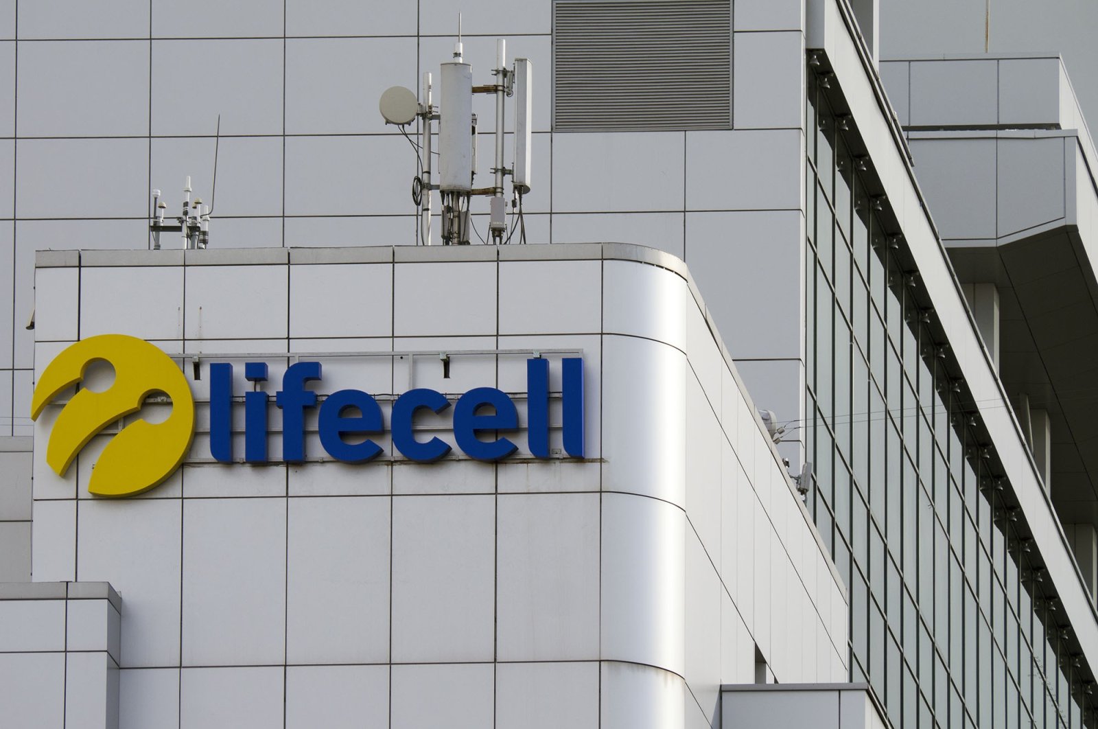 GSM operatörü Turkcell, Ukrayna'da %10 mobil altyapının devre dışı kaldığını söyledi