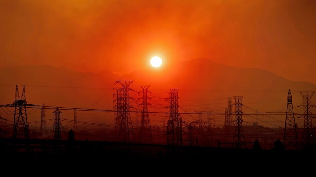 Sık elektrik kesintilerinin yaşandığı, sıcak ve ölümcül bir yaz geliyor
