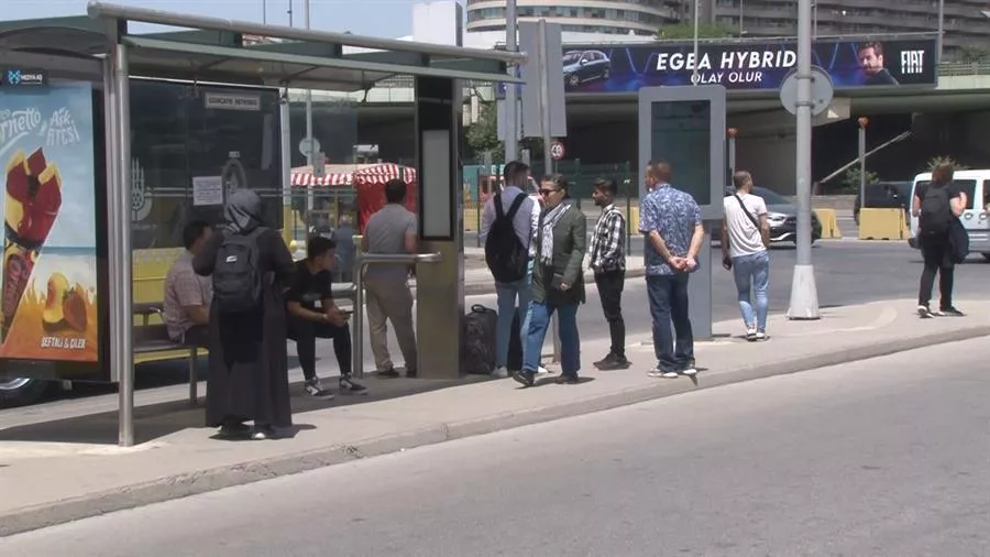 Toplu taşımada maske takma zorunluluğu kaldırıldı