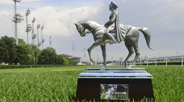 Gazi Koşusunu usta jokey Halis Karataş'ı geçerek Ahmet Çelik kazandı! 2021