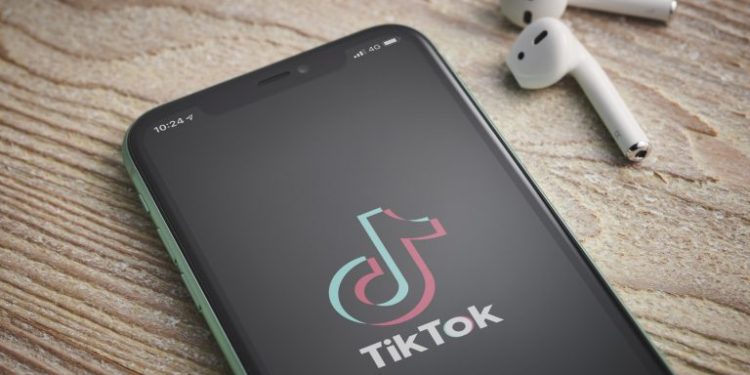 Google ve Apple, TikTok'u uygulama mağazalarından kaldıracak