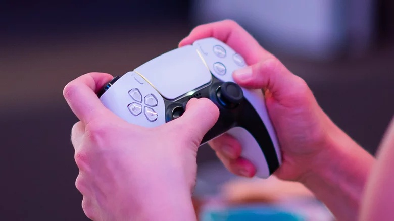 PS5 DualSense Denetleyicinizi Nasıl Güncellersiniz ve Neden Yapmalısınız?