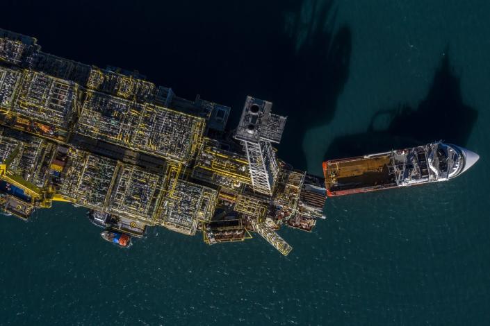 Petrol Patlaması, Dünya Rezervlerinin Beşte Biri Olan Bölgede Düz Düşüyor