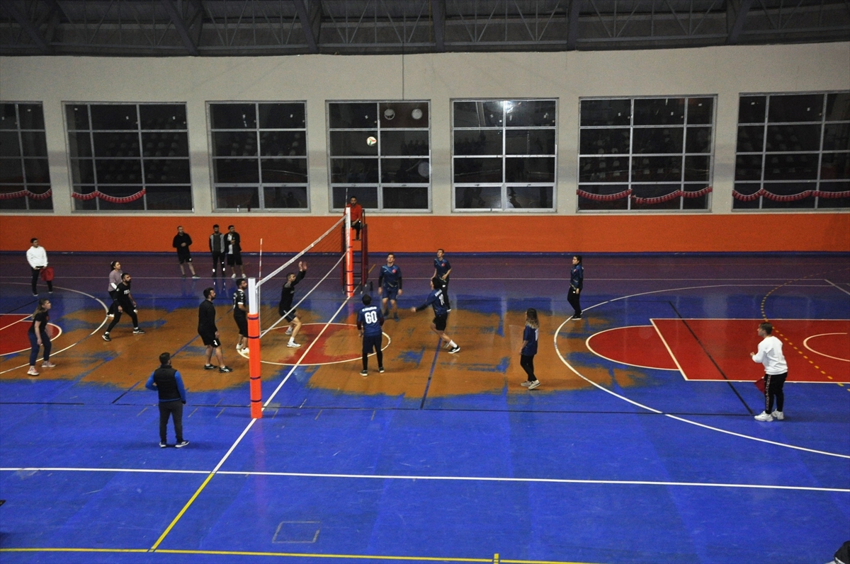 Bulanık'ta düzenlenen voleybol turnuvası tamamlandı