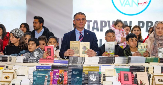 Van Valisi Ozan Balcı'dan yarıyıl tatili mesajı