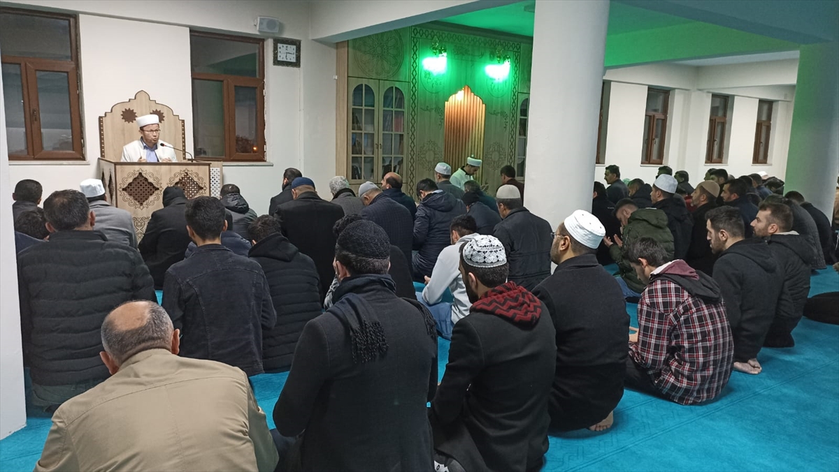 İsveç'te Kur'an-ı Kerim yakılması Muş ve Hakkari'de protesto edildi