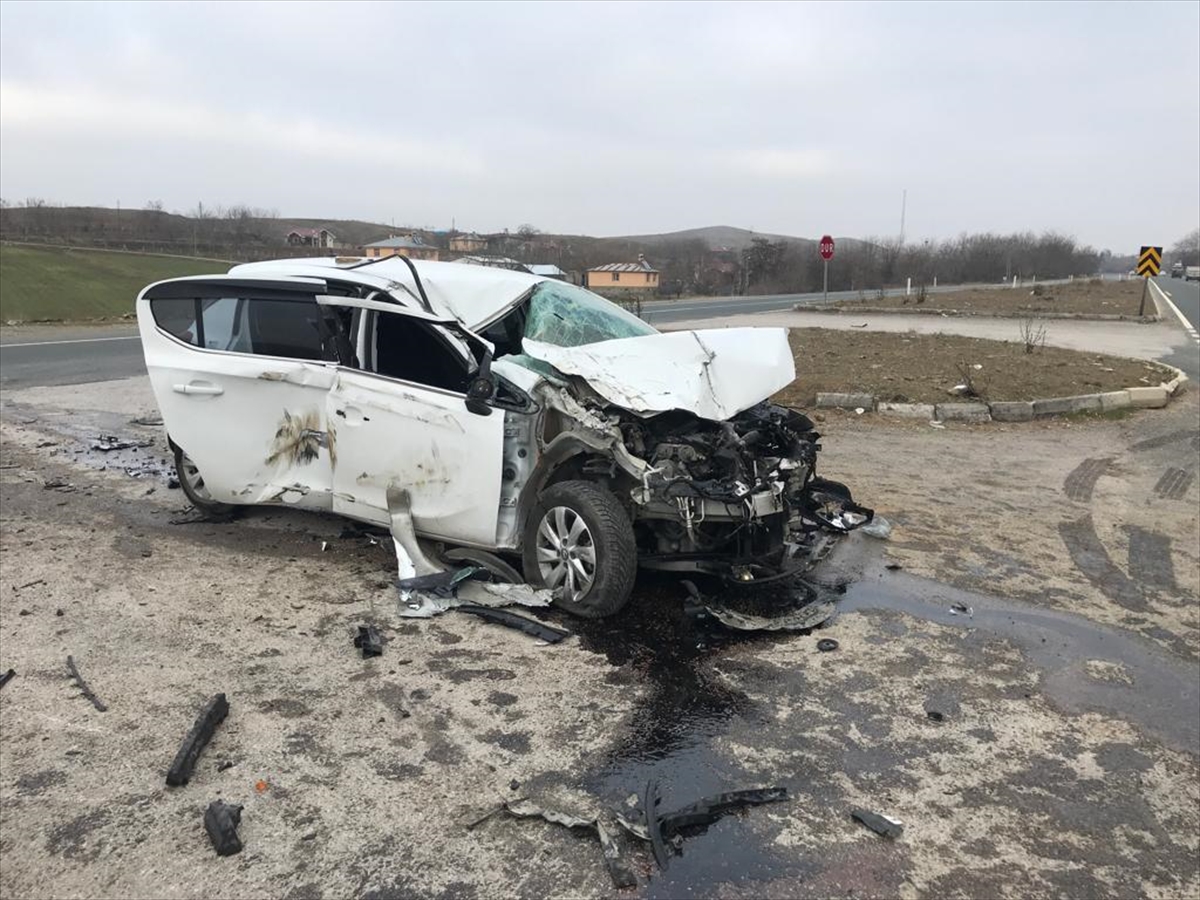 Muş İl Jandarma Komutan Yardımcısı Albay Kaya ve eşi trafik kazasında yaralandı