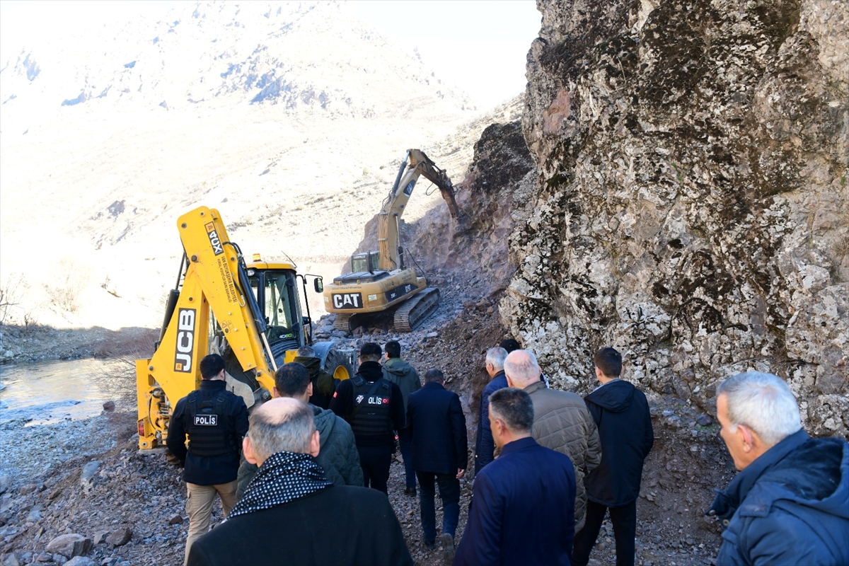 Kars'ta akrabalar arasındaki silahlı kavgaya ilişkin 6 kişi yakalandı