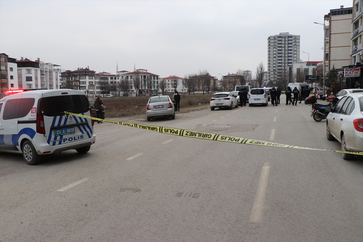 Elazığ'da silahlı kavga kameraya yansıdı