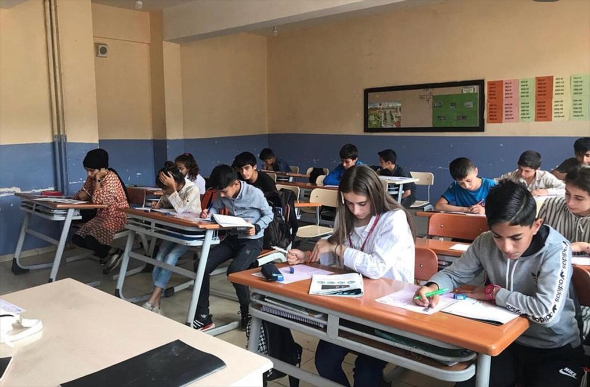 Hakkari'de "kış okulları" kapsamında 4 alanda ücretsiz kurslar açıldı