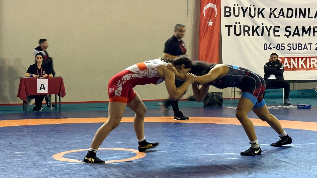 Ömer Topuz Kadınlar Türkiye Güreş Şampiyonası sona erdi