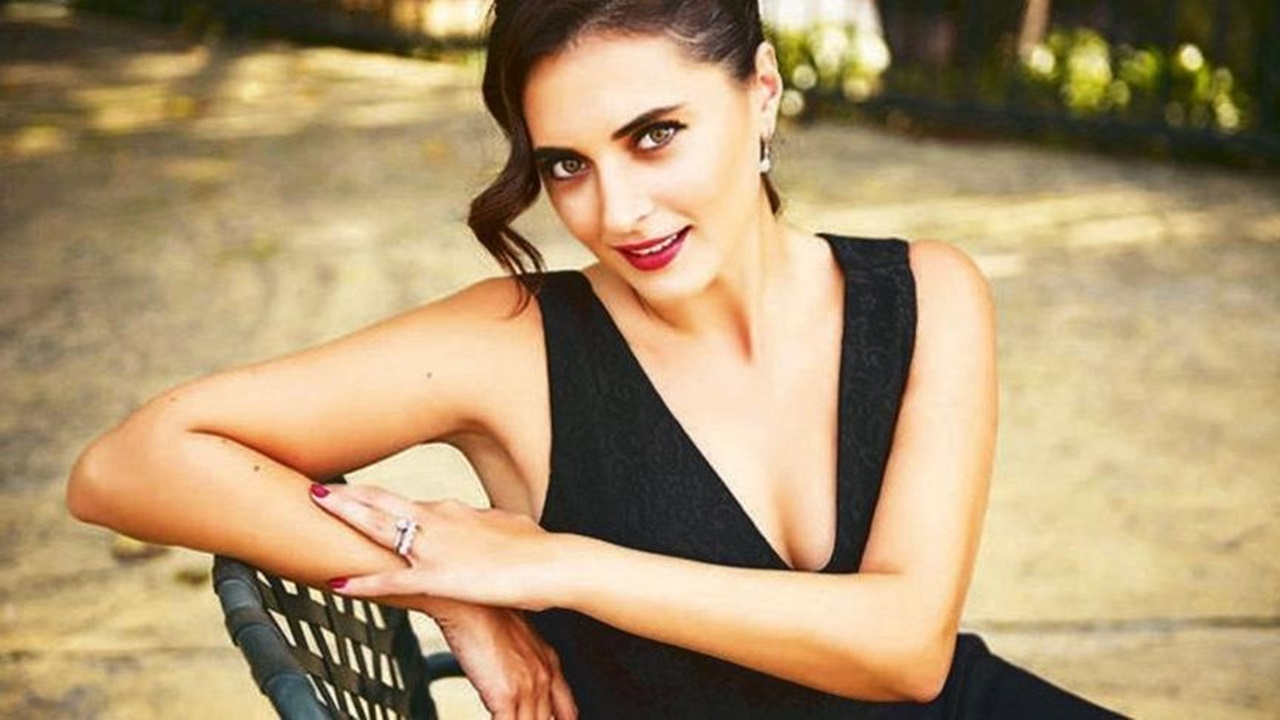 Aslıhan Gürbüz'den Tatil Paylaşımı Yapanlara 'Görgüsüz' Göndermesi