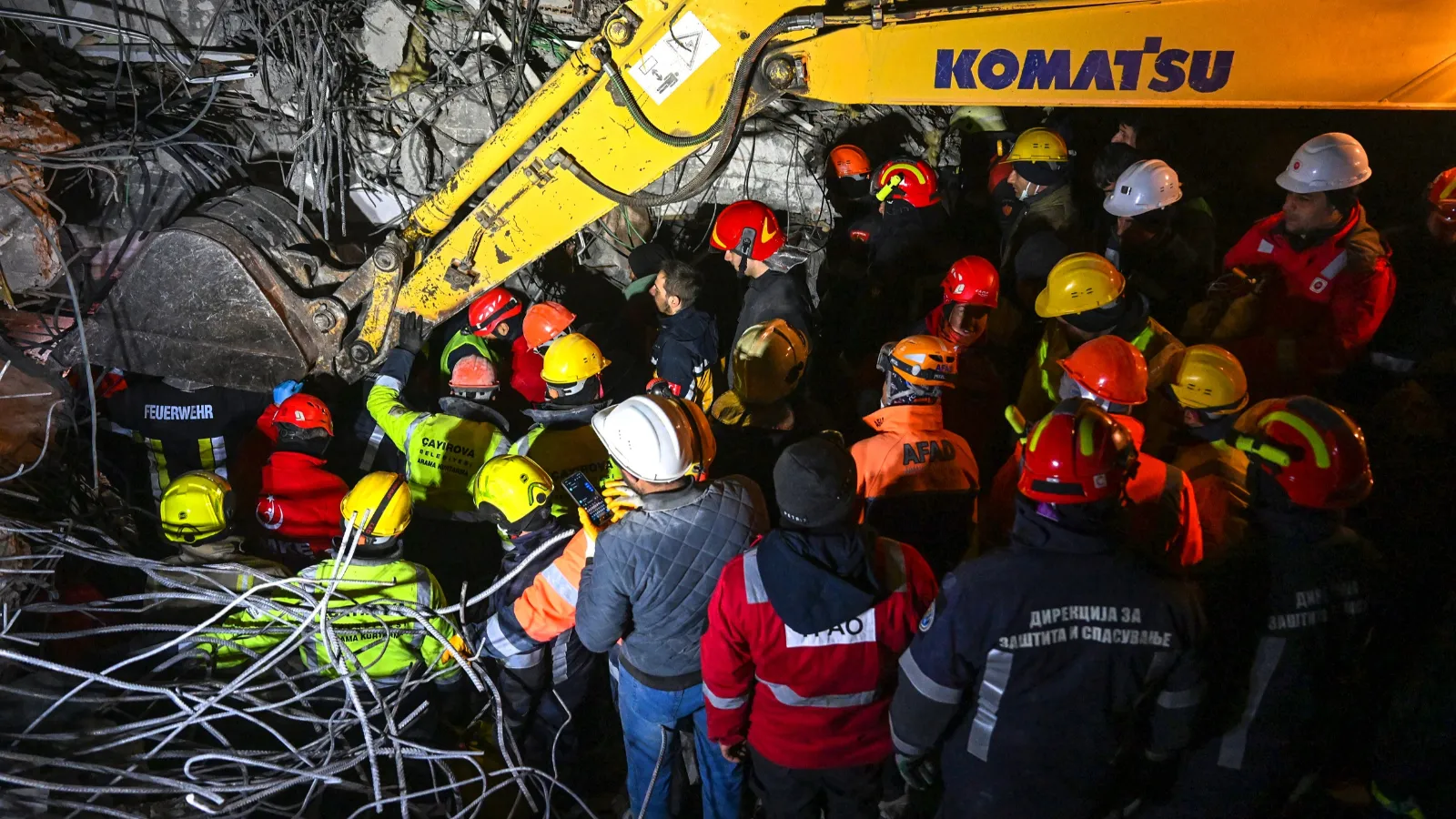 Adıyaman'da 5 yaşındaki çocuk enkazdan 112 saat sonra kurtarıldı