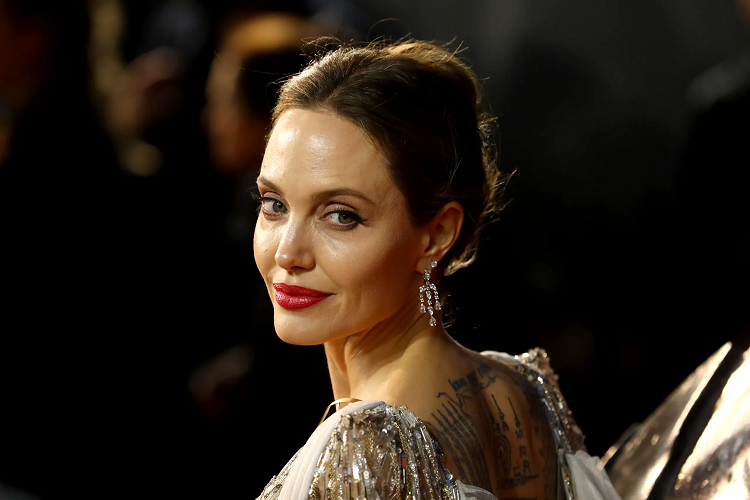 Angelina Jolie ve Brad Pitt Önümüzdeki Ay Mahkemeye Çıkacaklar!