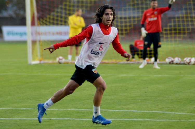 Emre Demir, Kayserispor'dan ayrılarak Barca'ya transfer oldu.