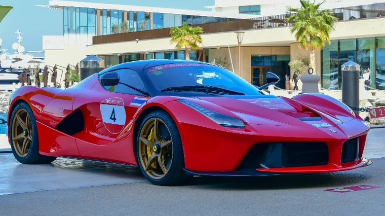 ferrari-laferrari-1-5-million.jpg