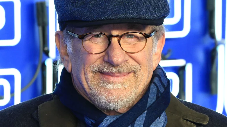 steven-spielberge-ait-luks-yat-seven-seas.jpg