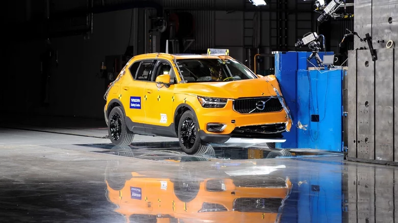 nhtsa-ve-iihs-xc40a-yuksek-puan-veriyor.jpg